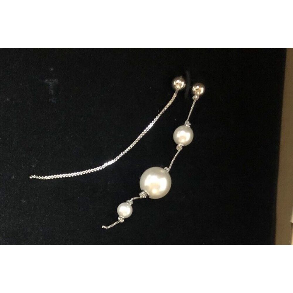 Burberry Asymmetrical Silver Tone Earrings Ostrich Feather Pearl Chain Drop NIB - Picture 12 of 15